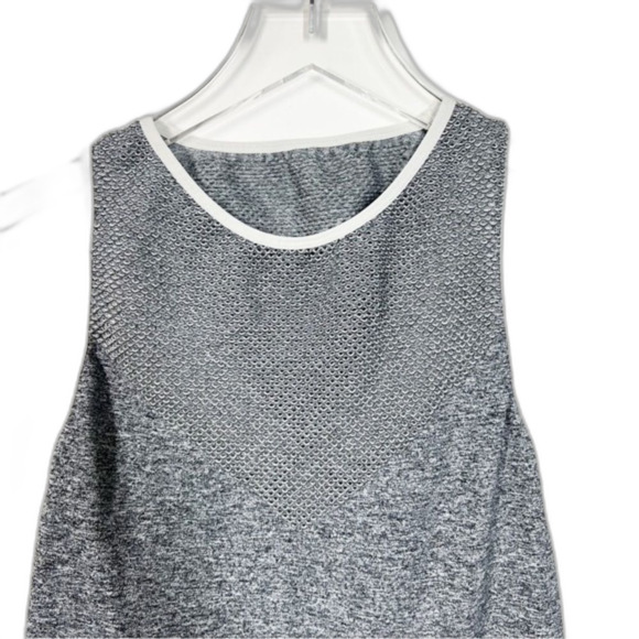 Pepper & Mayne London Women's Size Large Heather Gray Athletic Cut Out Top - Picture 4 of 9